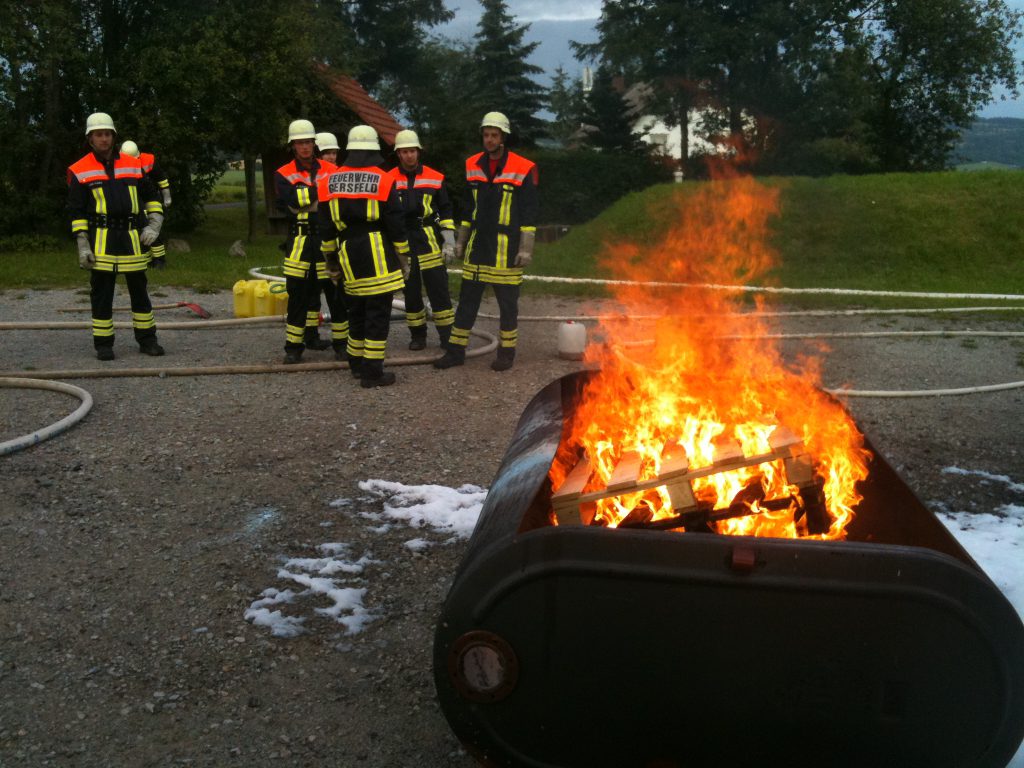 Feuerübung mit unserer Nachbarwehr aus Maiersbach